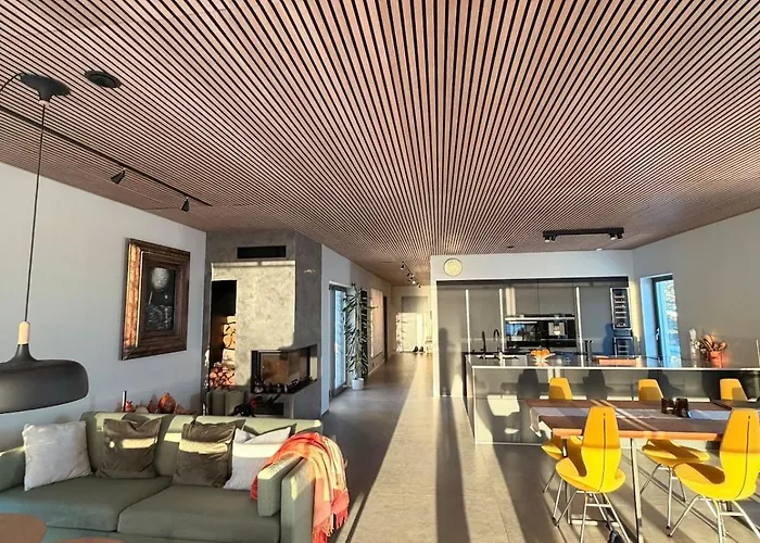 Lofoten Viewpoint 13 *